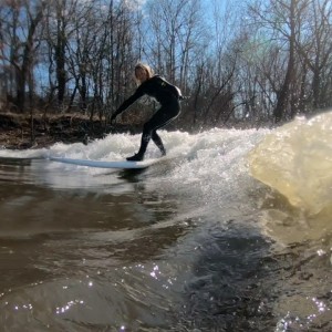 Ben-Gravy-river-surfing