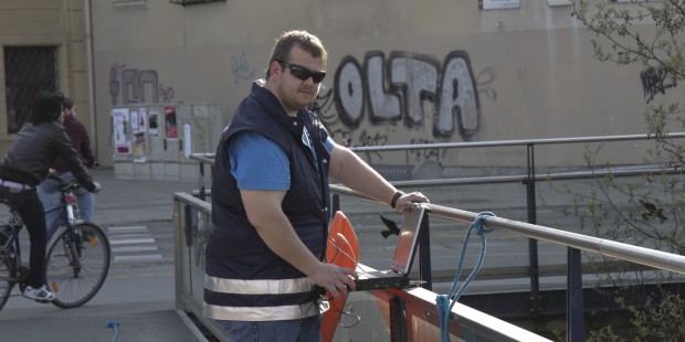 One of our city officials - the guy with cool shades - preparing soft- and hardware.