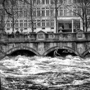 Sweet Black and White Eisbach